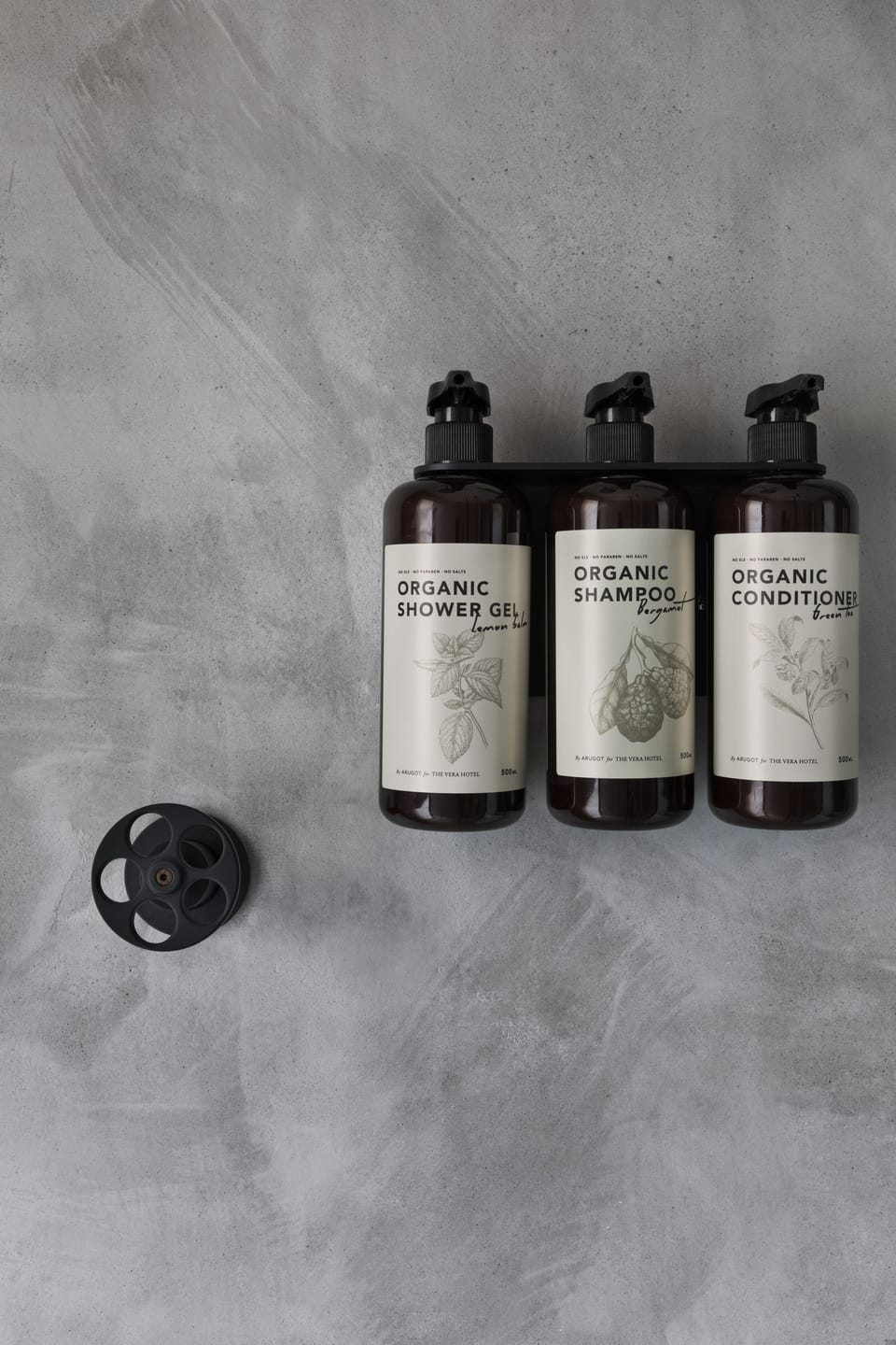 Classic | Bathroom | Shower, rainfall showerhead, eco-friendly toiletries, hair dryer
