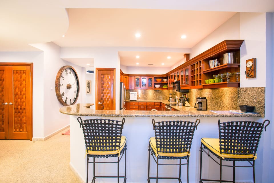 If needed, the breakfast adds more sitting space for you and your guests