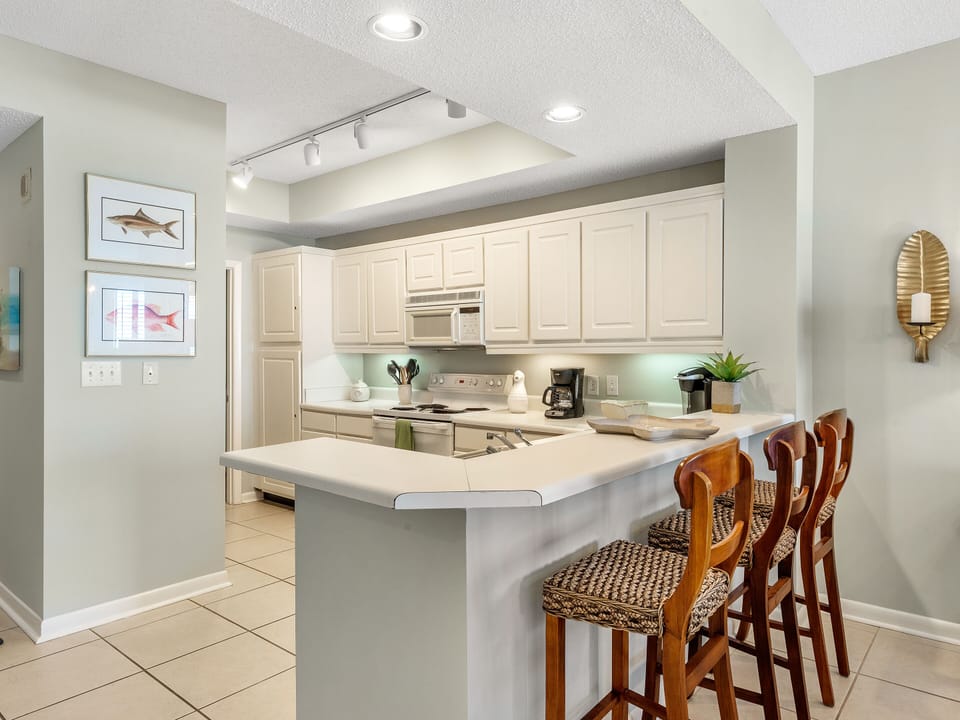 Kitchen/Breakfast Bar
