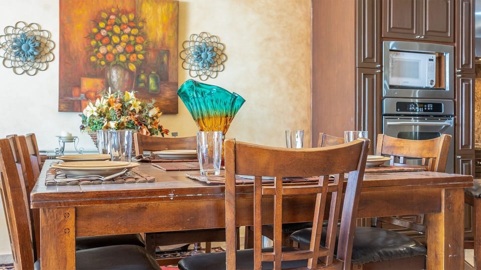 Dining table detail.