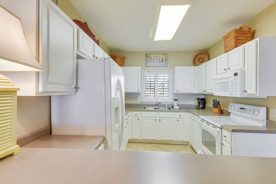 Fully Stocked Kitchen
