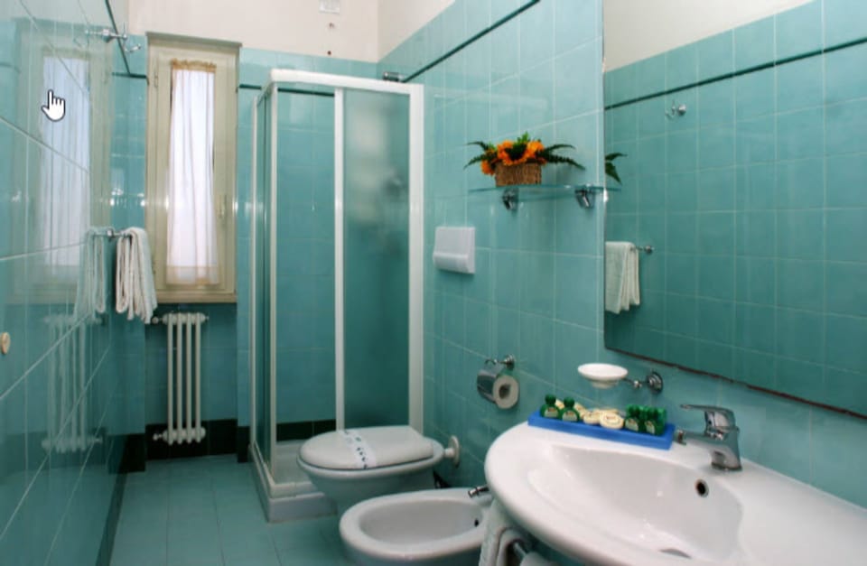Basic Apartment, 1 Bedroom, Kitchenette | Bathroom | Shower, bidet