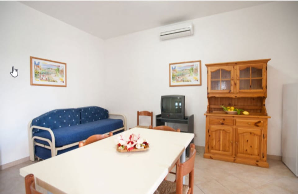Basic Apartment, 1 Bedroom, Kitchenette | 1 bedroom, in-room safe, laptop workspace, soundproofing