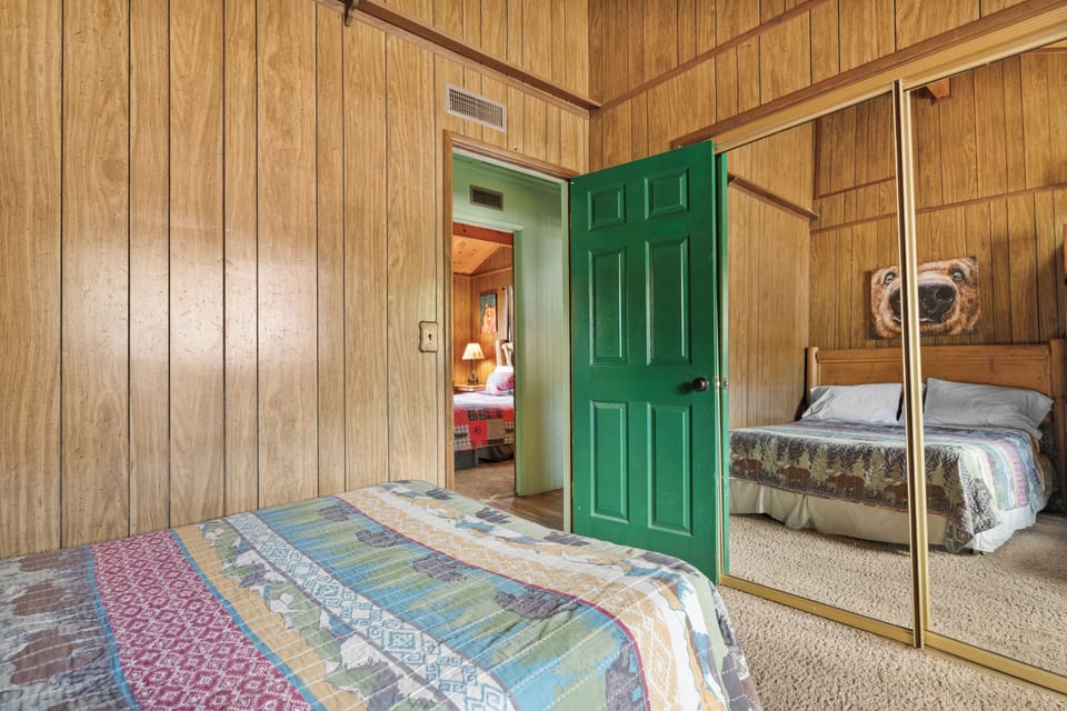 Bedroom 3 - Bedroom 3 with two twin beds.