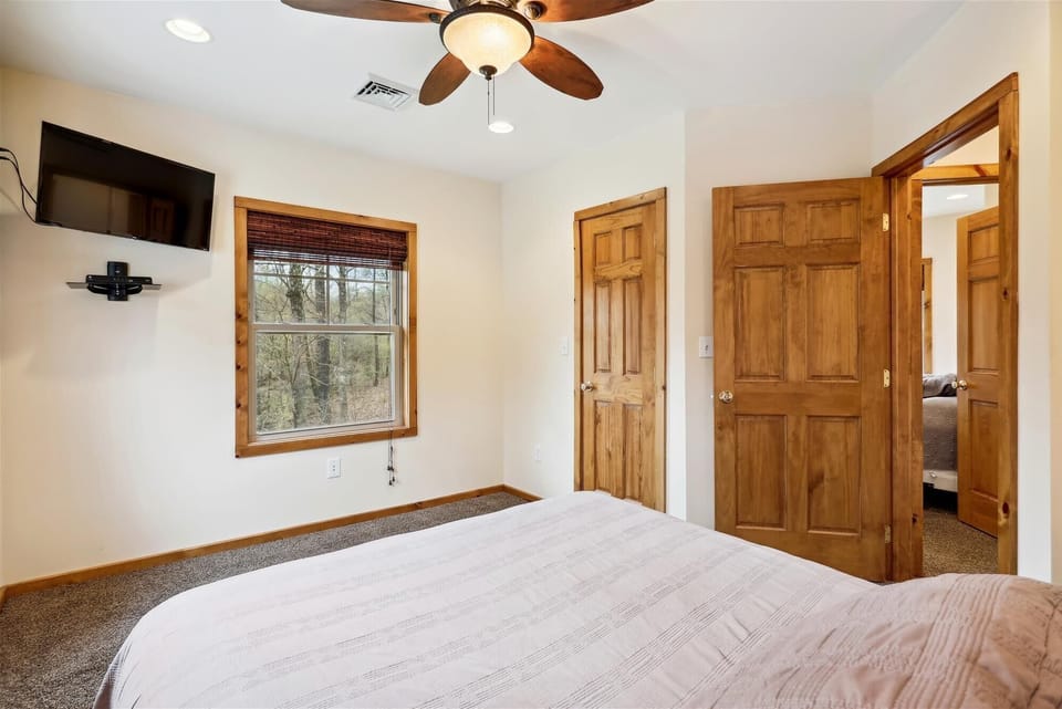 Bedroom 2 - Upper Level - Queen Bed. Linens and sheets provided and professionally cleaned.
