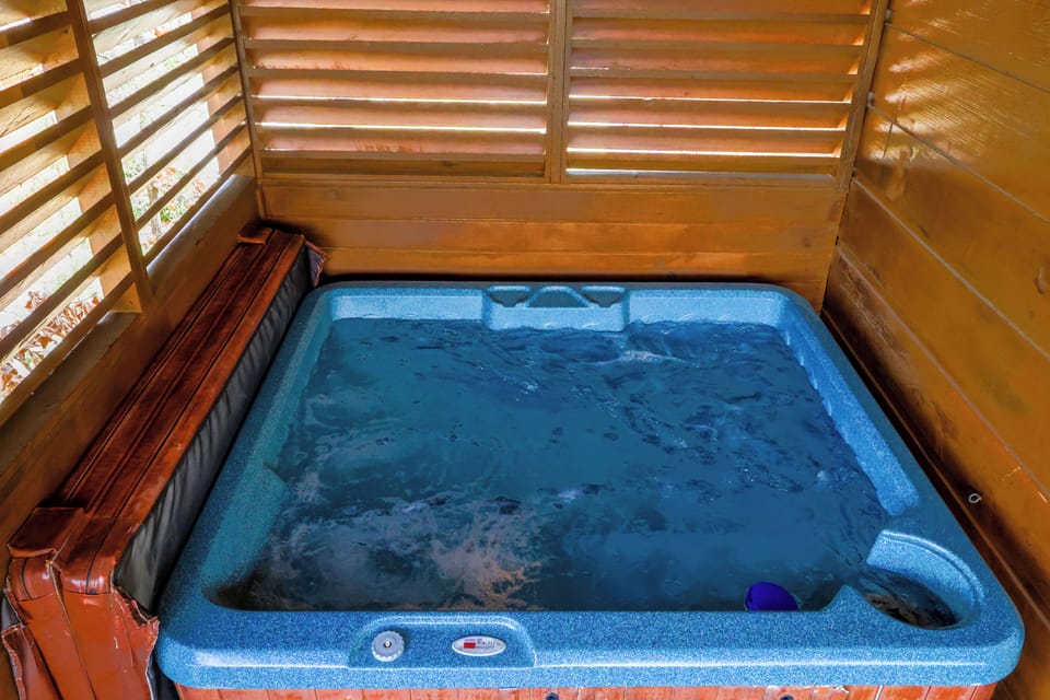 Indoor spa tub