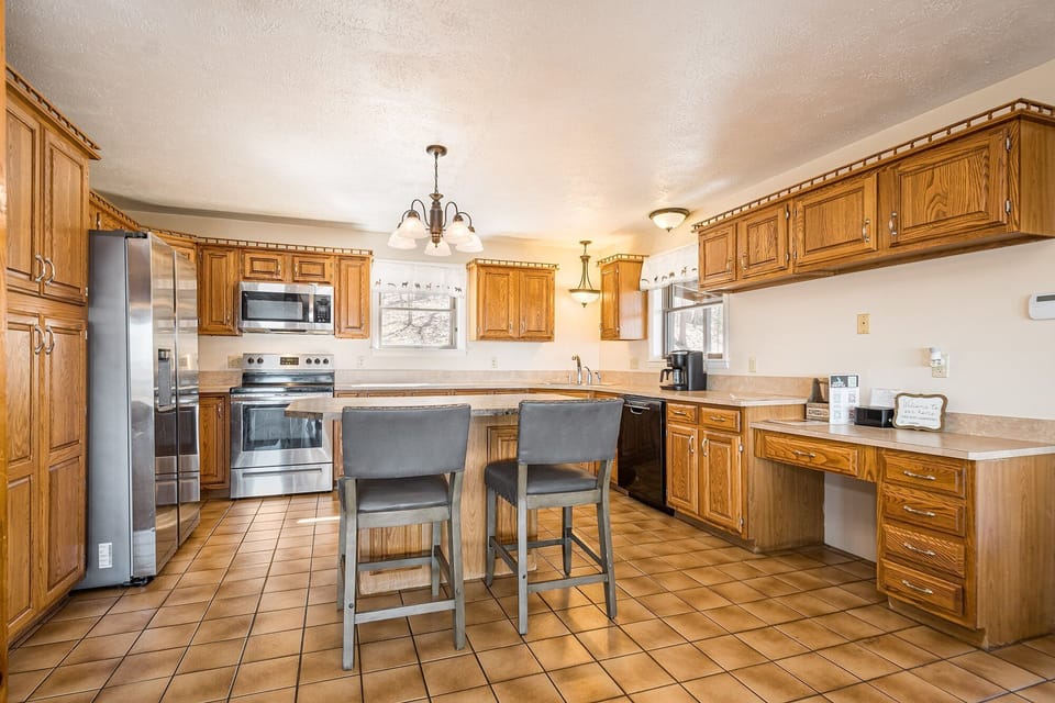 Spacious Kitchen & Dining Area