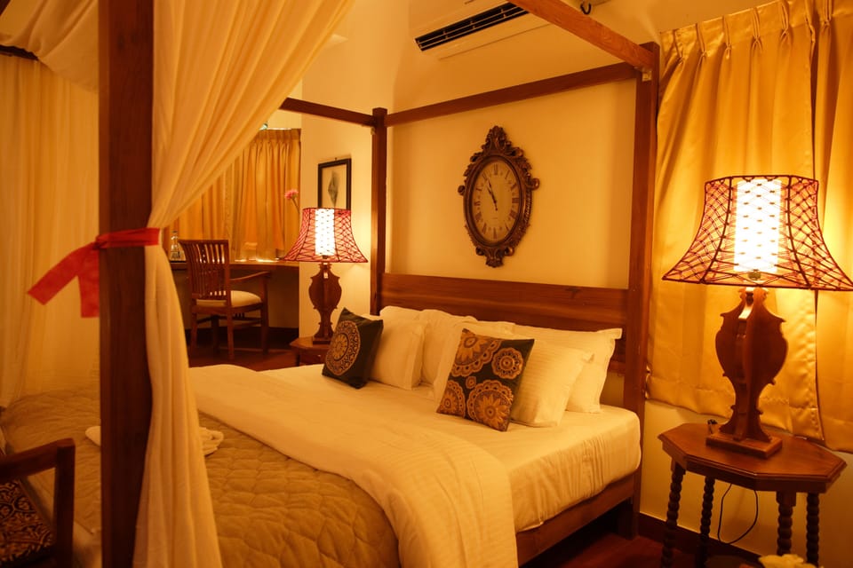 Suite | 1 bedroom, premium bedding, desk, soundproofing