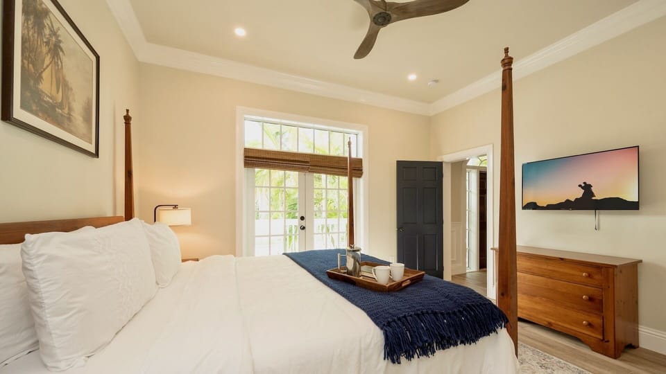 Plus a flat screen TV and closet...