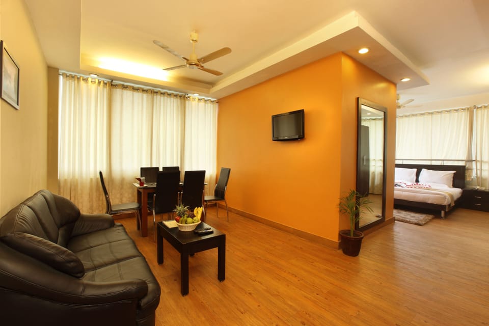 Premium Suite, 1 Bedroom | In-room dining