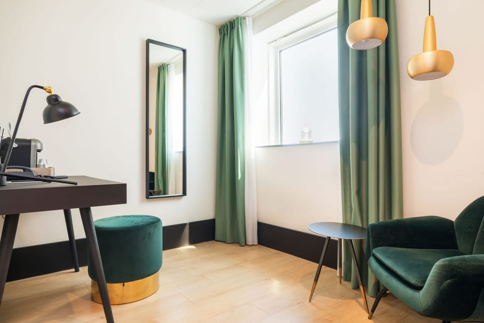 Economy Double Room, 1 King Bed | Hypo-allergenic bedding, minibar, in-room safe, blackout drapes