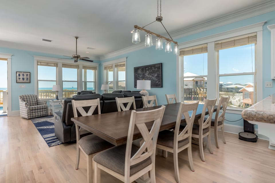 Large open space for dining and gathering on your adventure filled vacation in Dauphin Island!