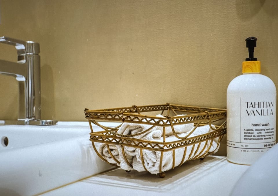 Bath and hand towels as well as wash clothes are provided