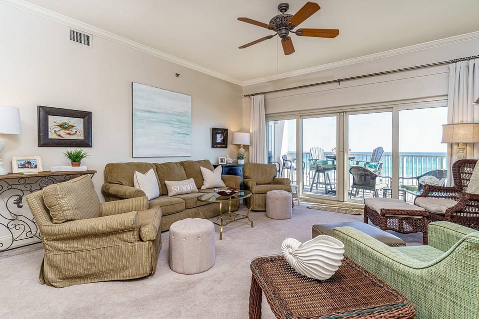 Enjoy the turquoise waters from the kitchen, dining room & living room with the open floor!