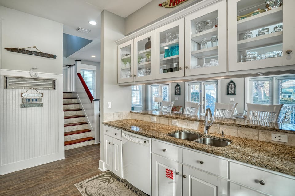 This kitchen’s got all the tools to slay your next meal!
