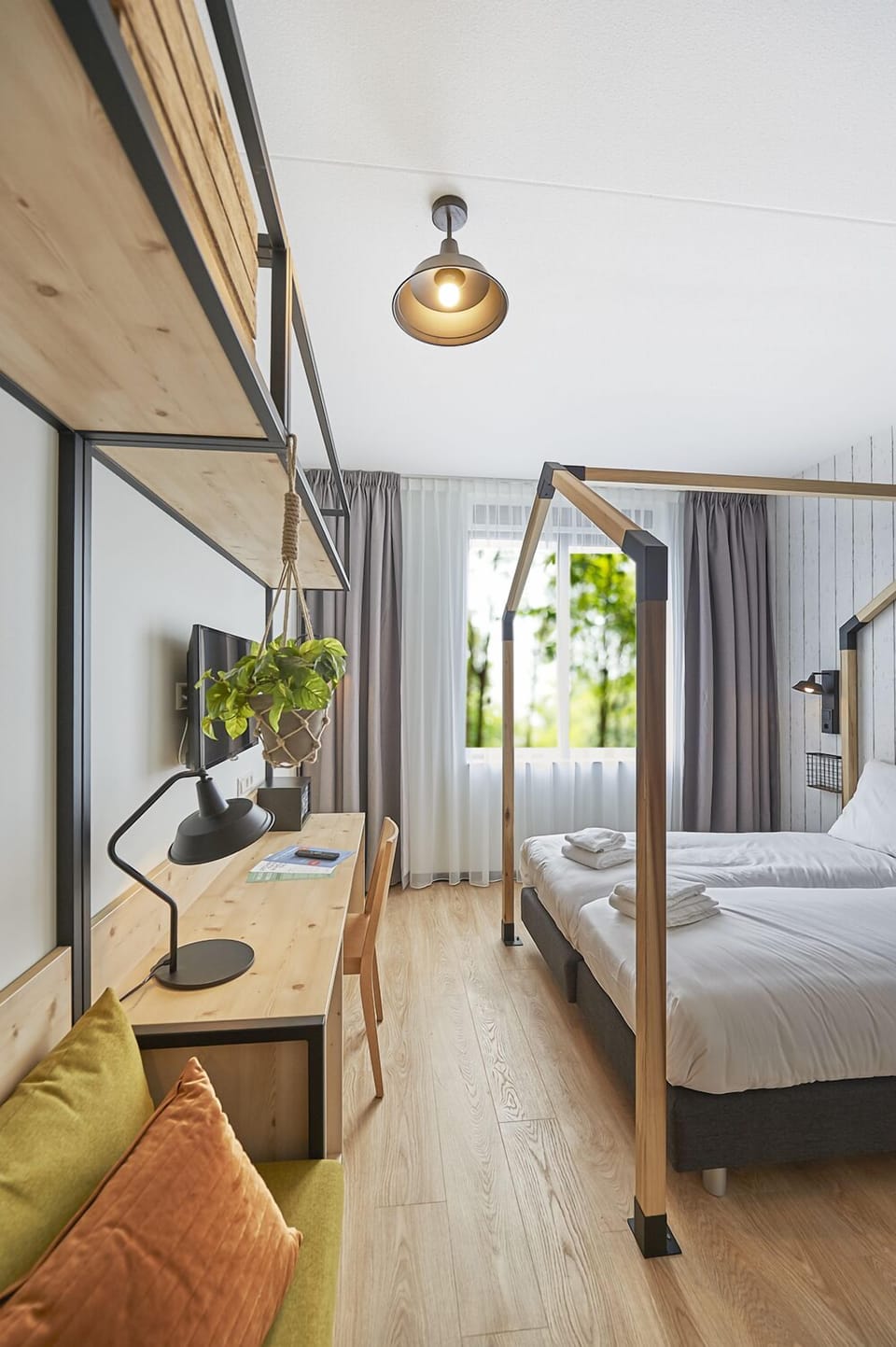 Double or Twin Room, 2 Twin Beds (Greenhouse Room 2) | In-room safe, desk, soundproofing, iron/ironing board