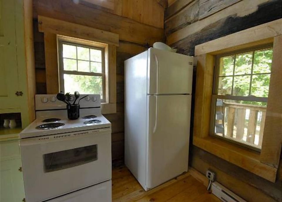 Experience the beauty of the Laurel Highlands. Book your mountain getaway today.
We offer the most unique collection of vacation homes in Laurel Highlands. From a cozy couple's getaway to a sprawling 400-acre private retreat, we have the perfect accommodations for your destination getaway.