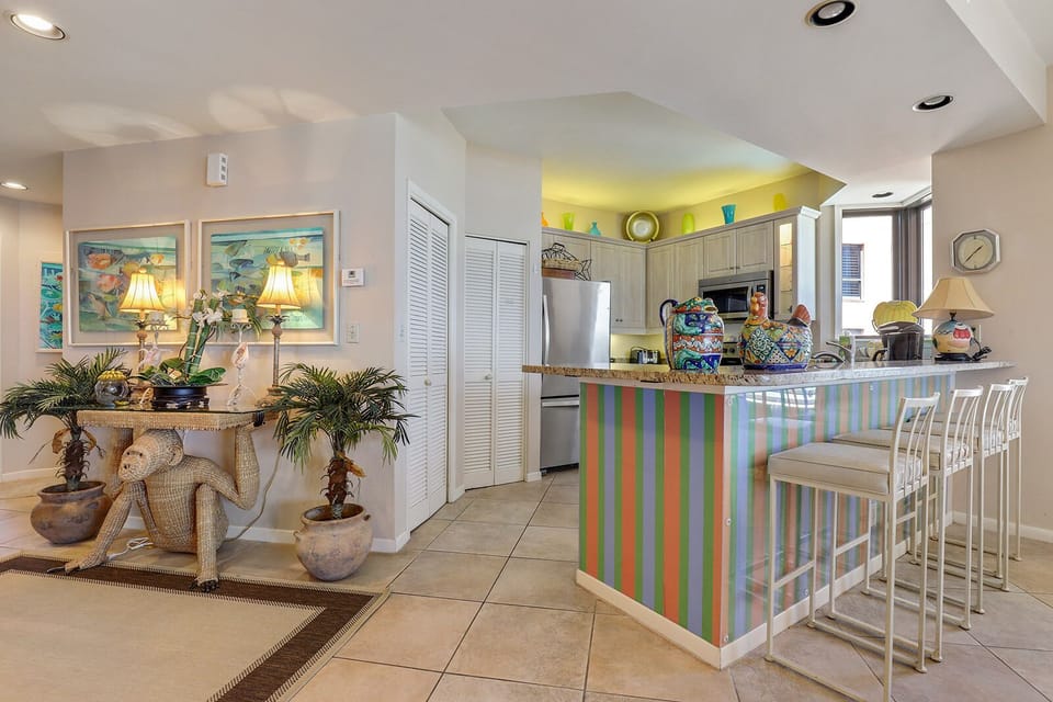 Kitchen/Breakfast Bar