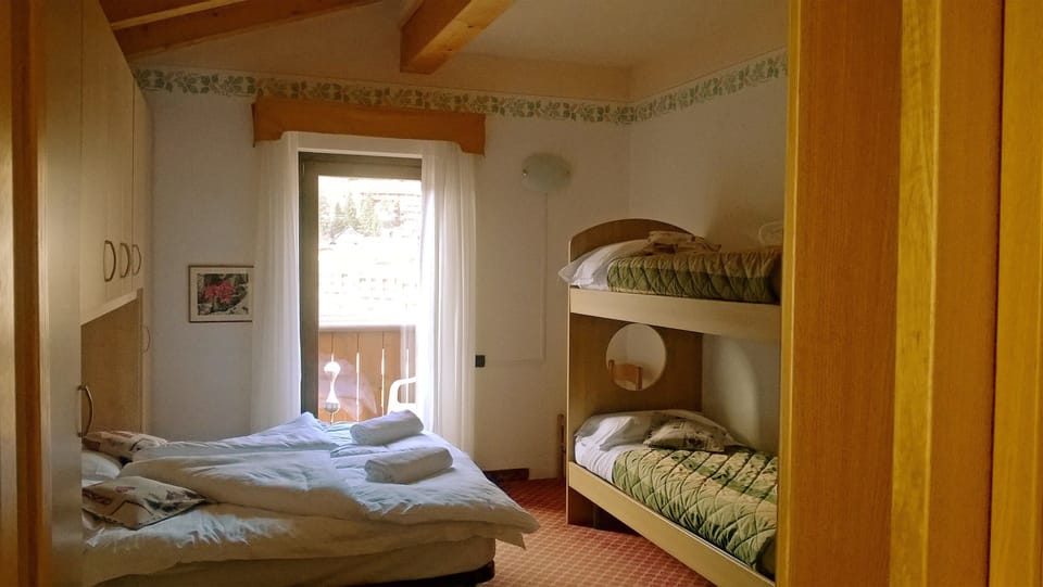 Quadruple Room | In-room safe, WiFi (free)