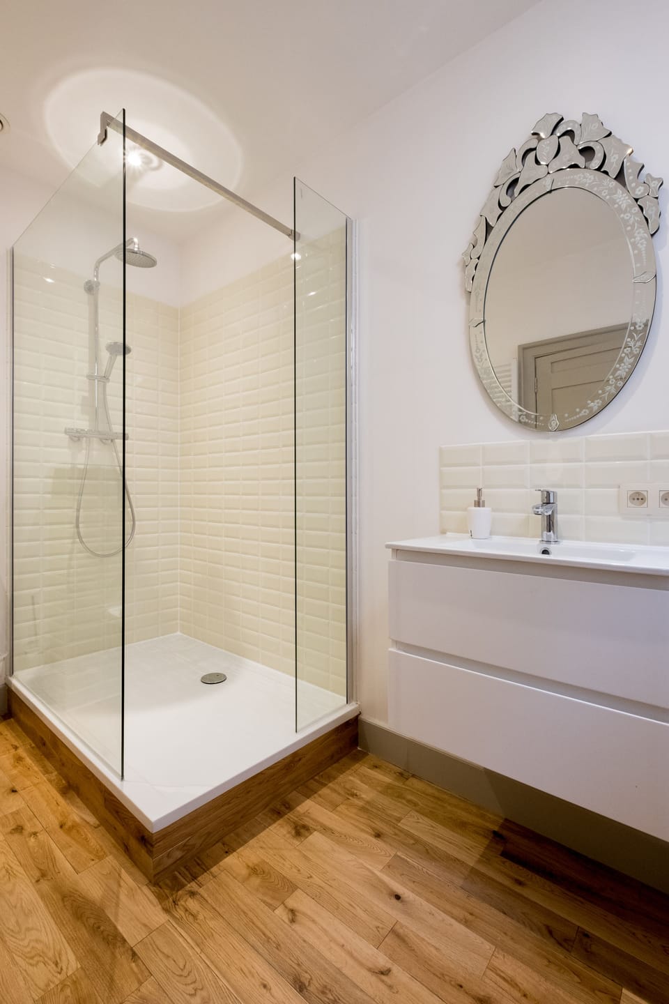 Comfort Double Room, Garden View | Bathroom | Shower, free toiletries, hair dryer, towels