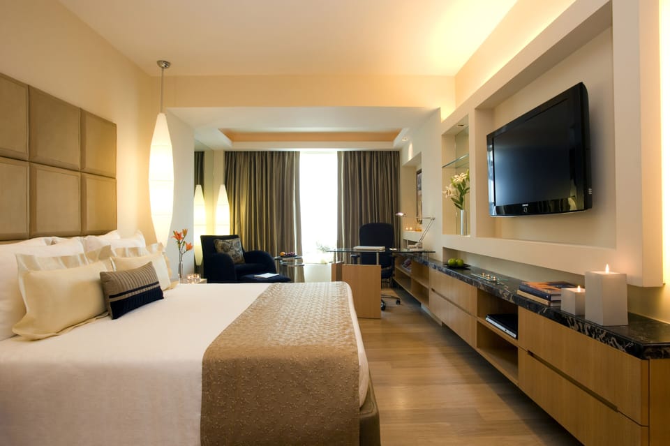 Premium bedding, minibar, in-room safe, desk