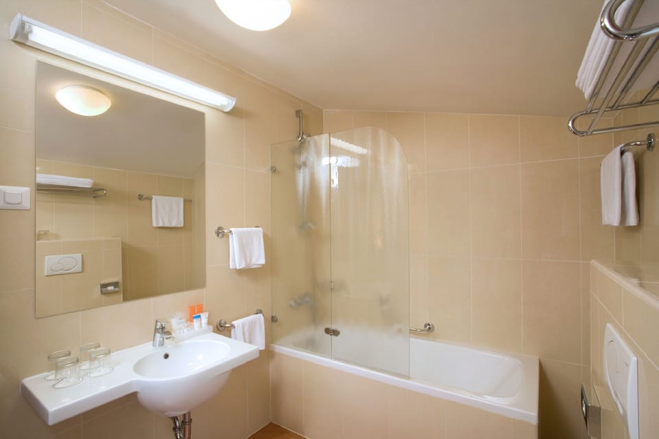 Superior Villa  | Bathroom | Towels