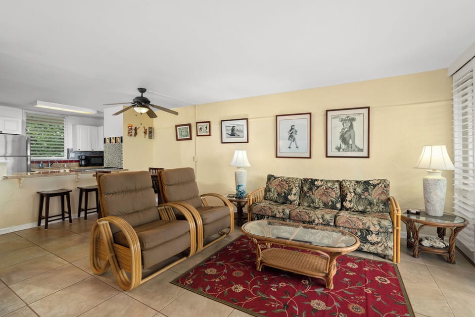 Living area with rattan furniture