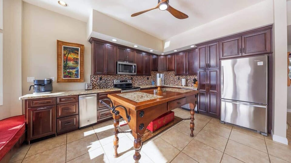 Spacious well equipped kitchen with everything you need
