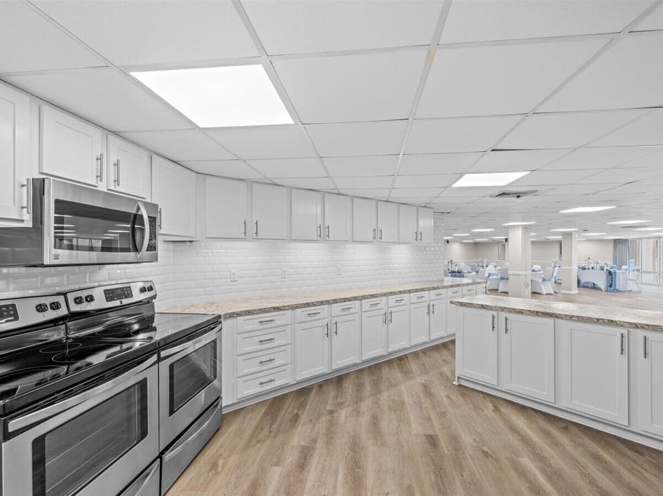 Surf Room Kitchen