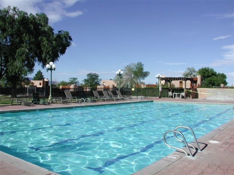 Complimentary pass to Quail Tennis Ranch and Pool Less than 3/4 mile away