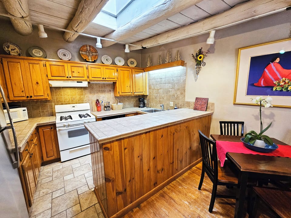 Dinette / Kitchen