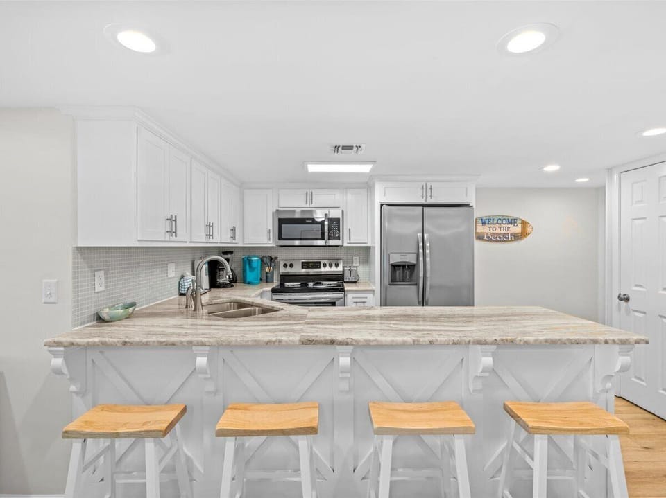 HSRC 718 Breakfast Bar/Kitchen