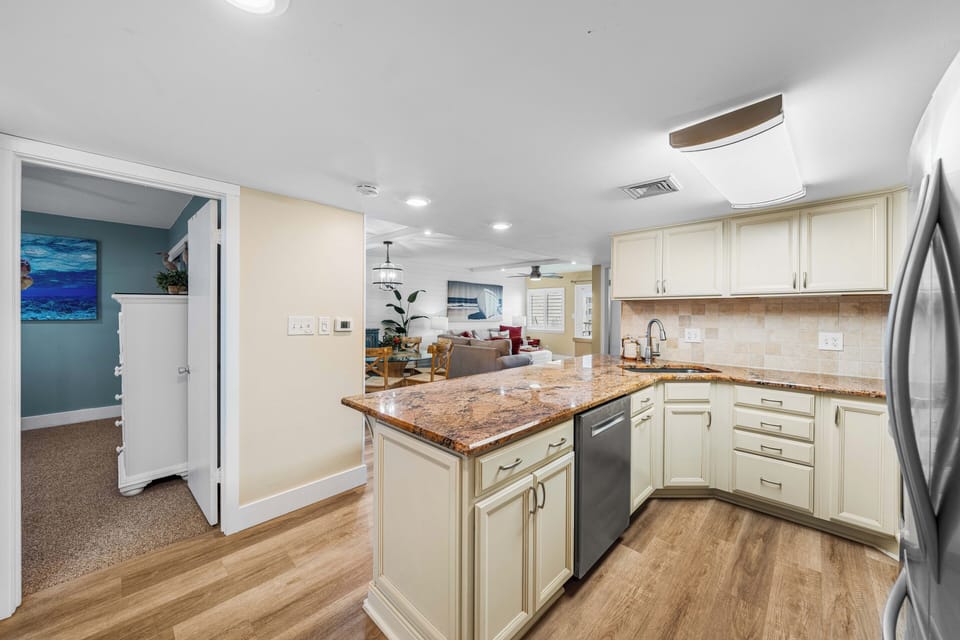 Kitchen / Unit Entrance