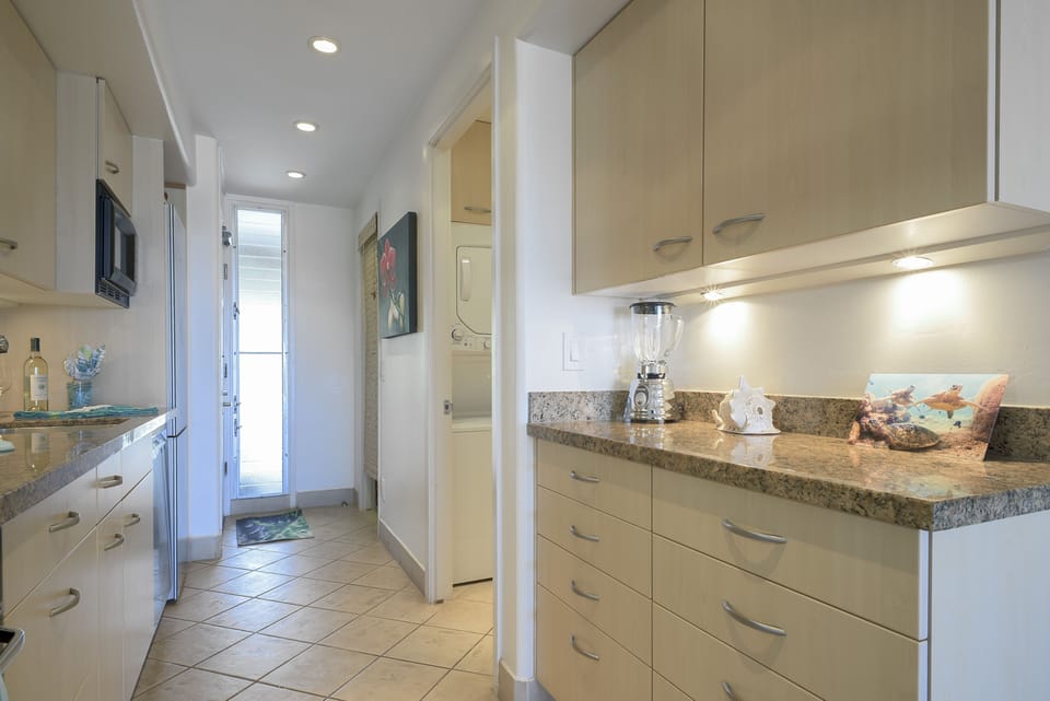 Plenty of Kitchen Cabinetry