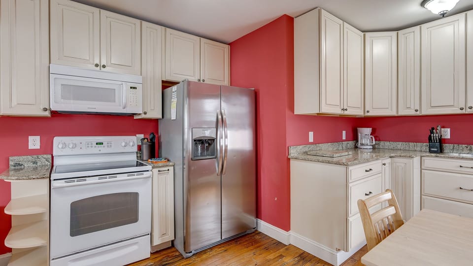 Fully equipped kitchen