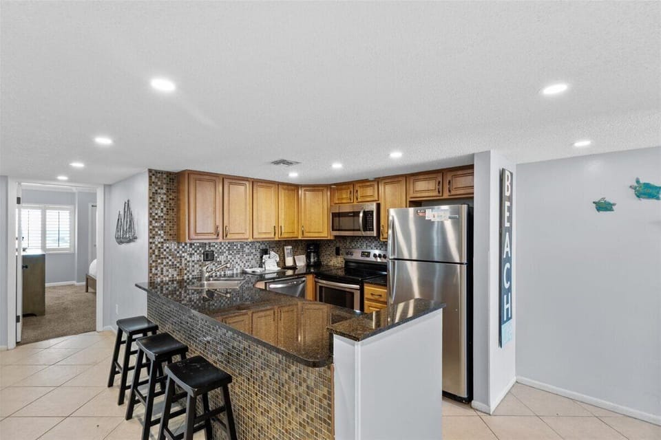 HSRC 508 Breakfast Bar/ Kitchen
