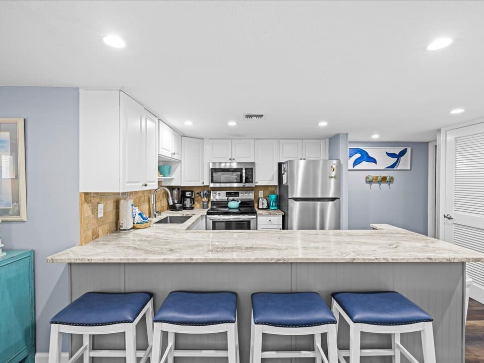 HSRC 515 Breakfast Bar/ Kitchen