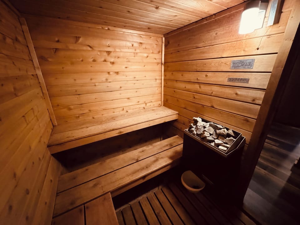 Sauna - Lower Level