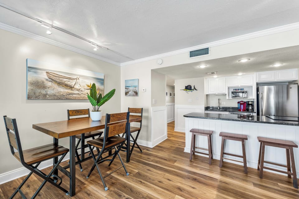 Beautifully Decorated Luxury Condo