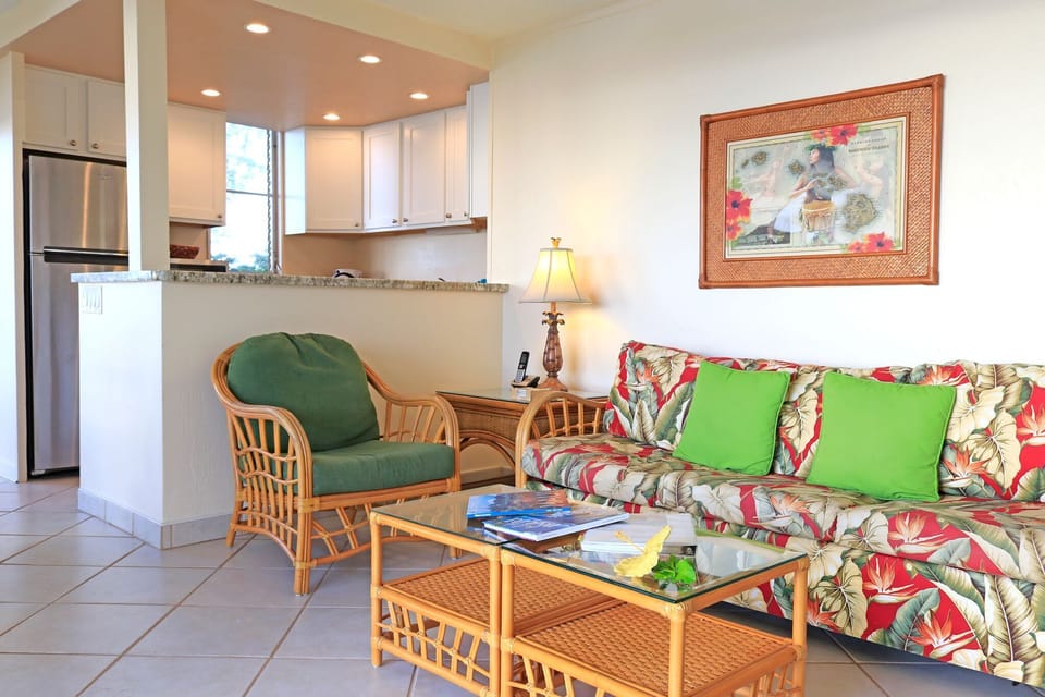 Hawaiian décor makes you feel all the island comforts