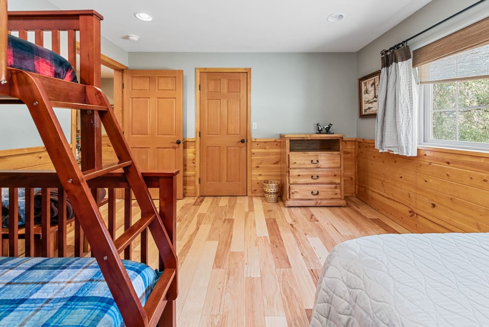 Bedroom 2 - Bedroom 2 - Full Bed and Full / Twin Bunk Bed (4 ppl.)
