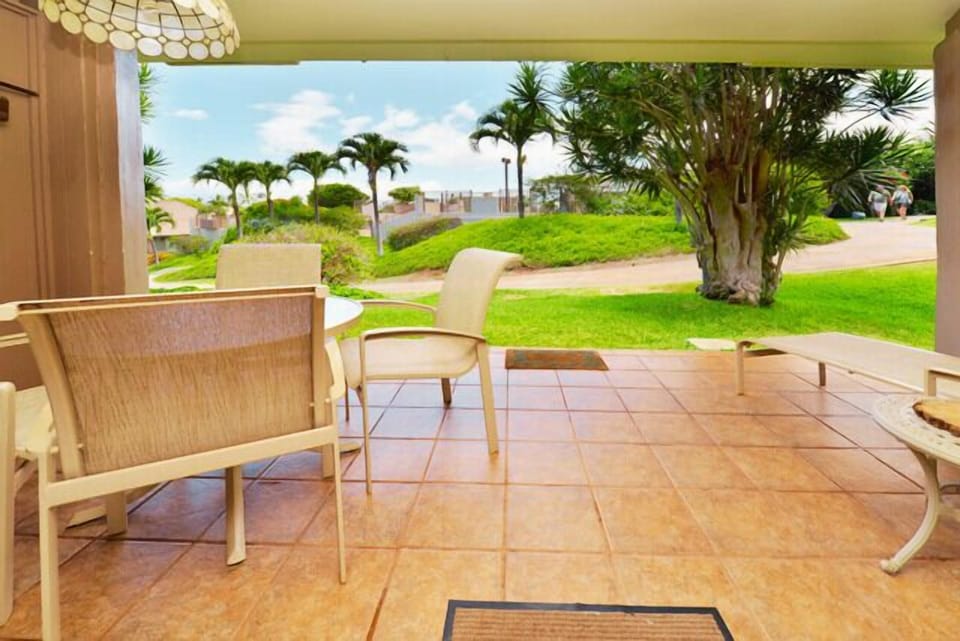 Lanai Seating Area - Unwind on your private lanai retreat