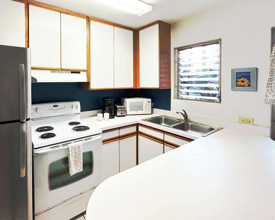 Cook, sip, and savor!  This fully equipped kitchen has everything you need to whip up your island favorites with ease.