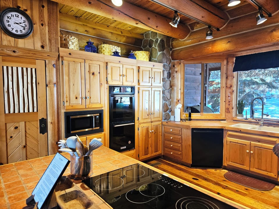 Large fully equipped Kitchen