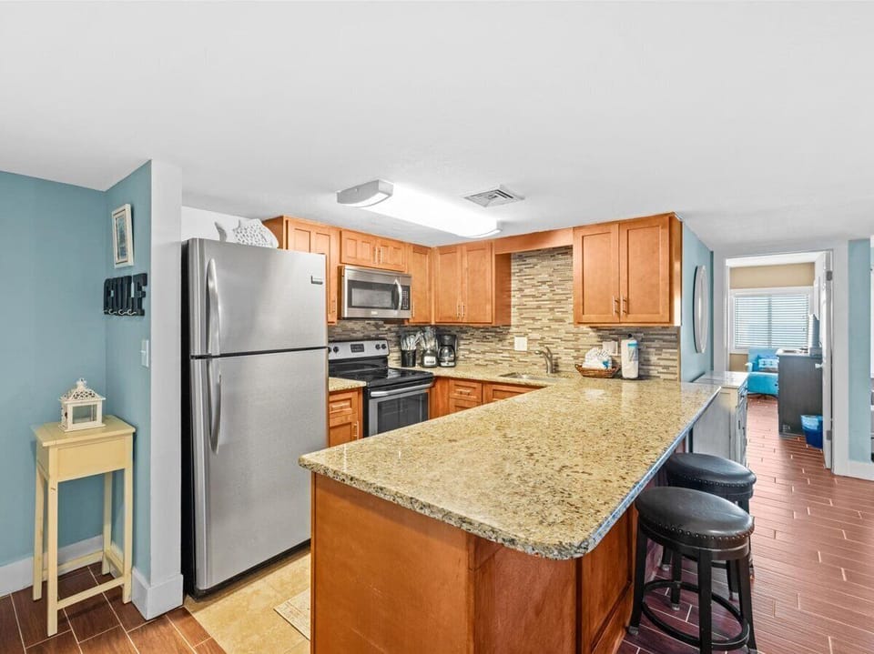 HSRC 510 Kitchen/ Breakfast Bar