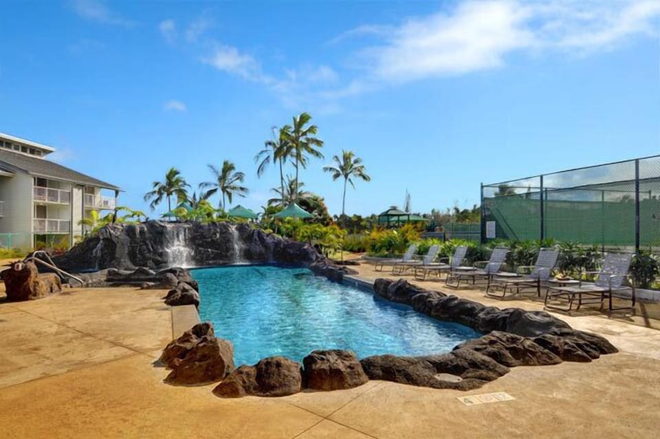 The Cliffs Pool