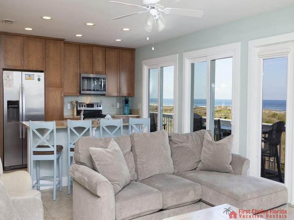 A Peace of Paradise Living Room and Kitchen
