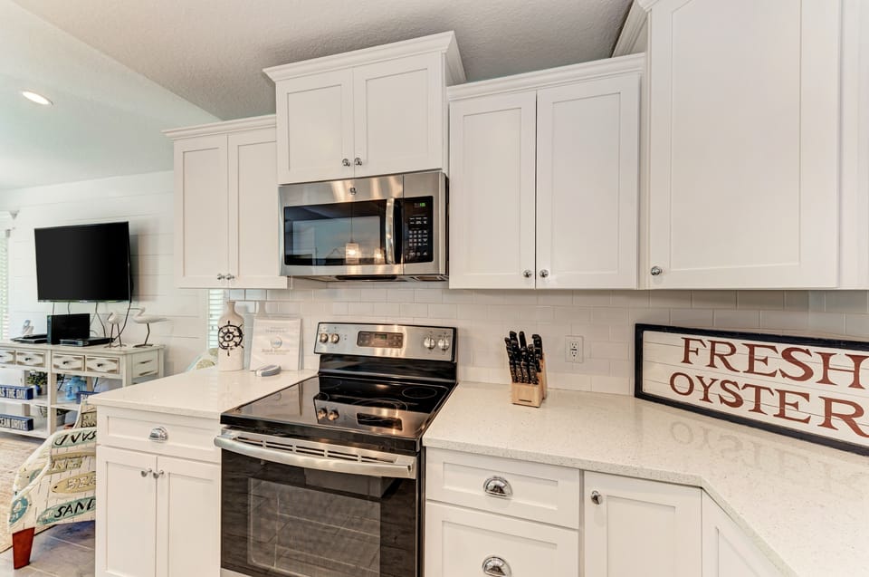 Cozy coastal kitchen