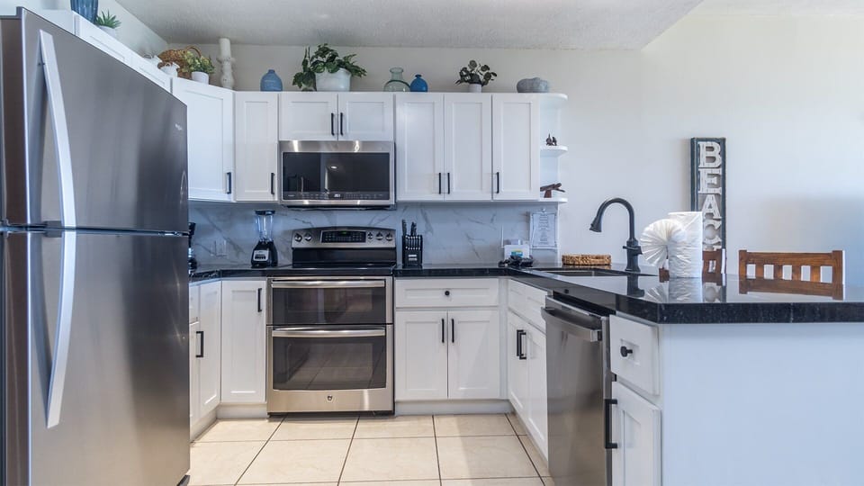 The kitchen is newly re-modeled.