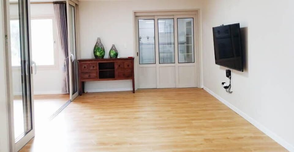 Family Condo (Saebyeol Oreum) | Living area | Flat-screen TV